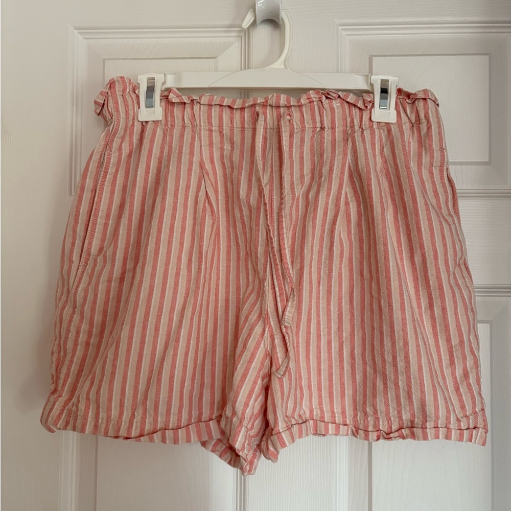 Uniqlo High Waist Pink and White Shorts